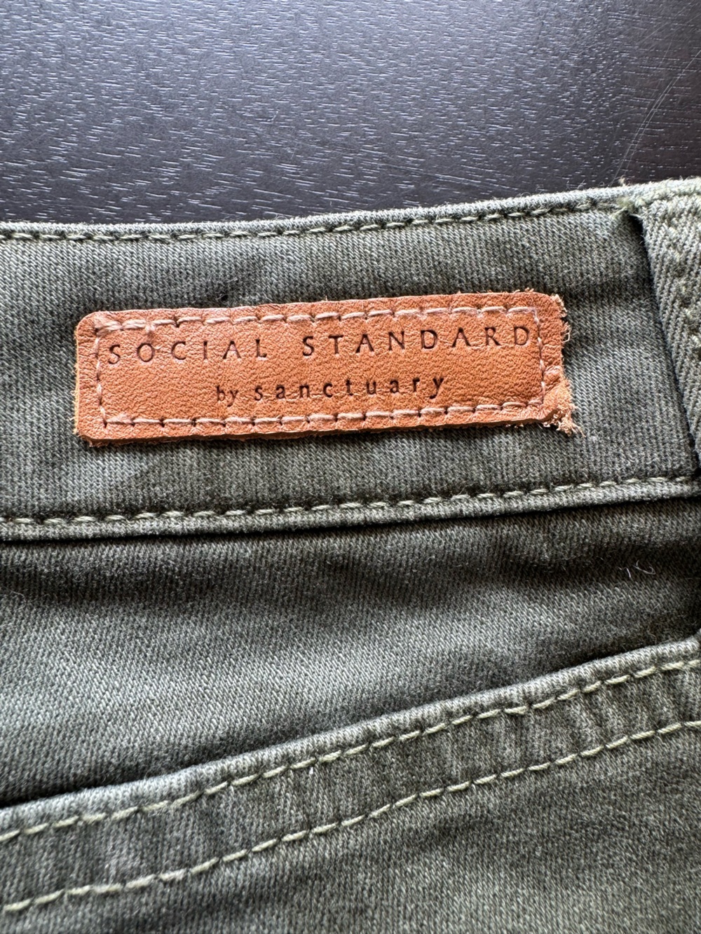 Women’s Social Standard by Sanctuary skinny Olive Camo Jeans, size 4/27. - Picture 5 of 7